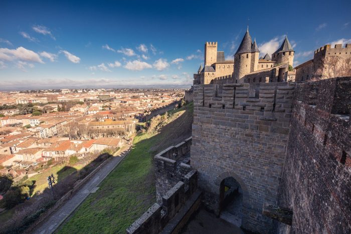 Vue depuis les remparts de la Cité sur la ville de Carcassonne ©Vincent Photographie - ADT de l'Aude