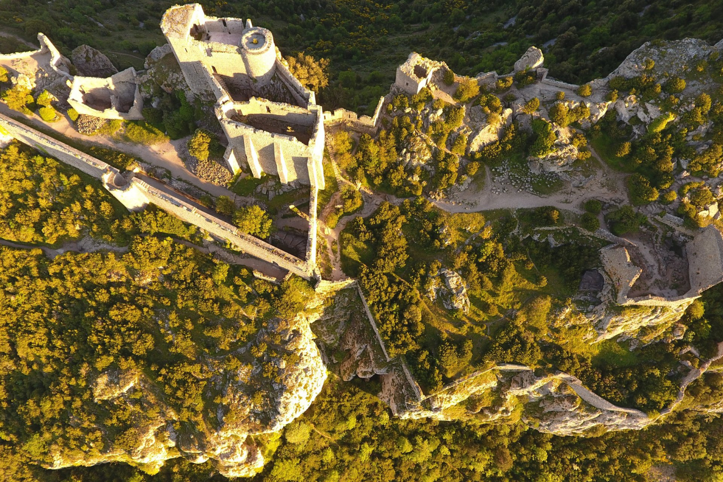 Château de Peyrepertuse vue haut ©Philippe Benoist - Mairie de Duilhac-sous-Peyrepertuse