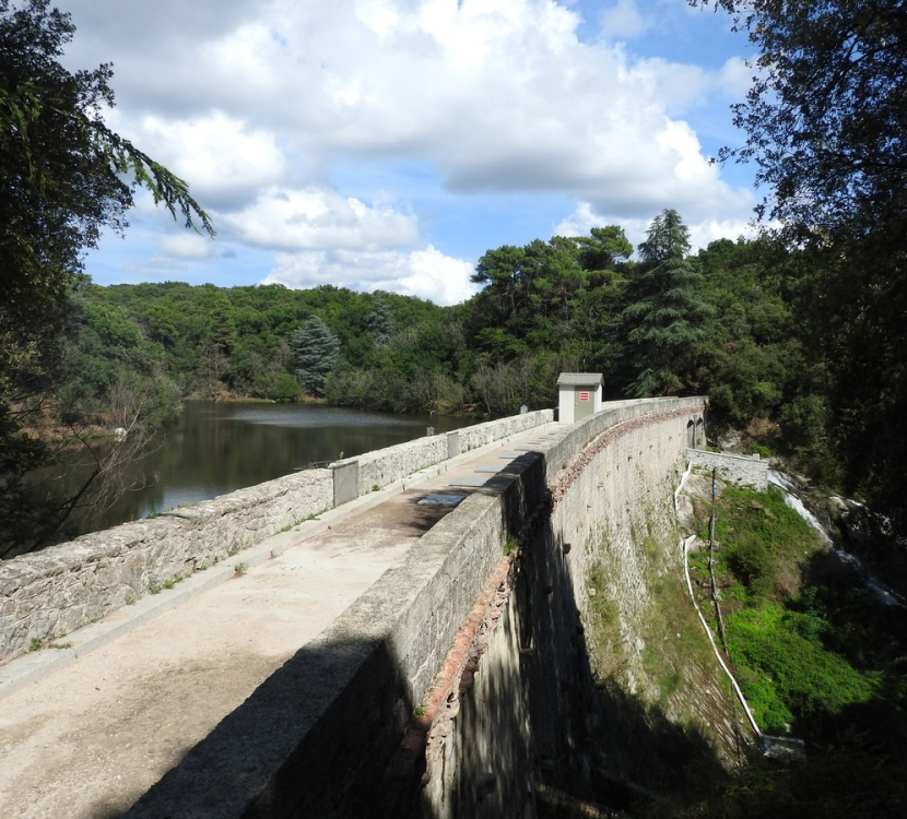 Cenne-Monesties, barrage et lac. ©OTI Au Coeur des Collines Cathares