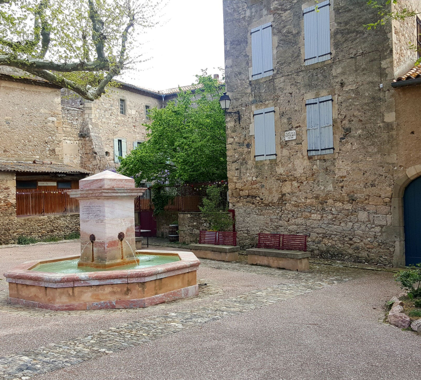 Caunes-Minervois, fontaine